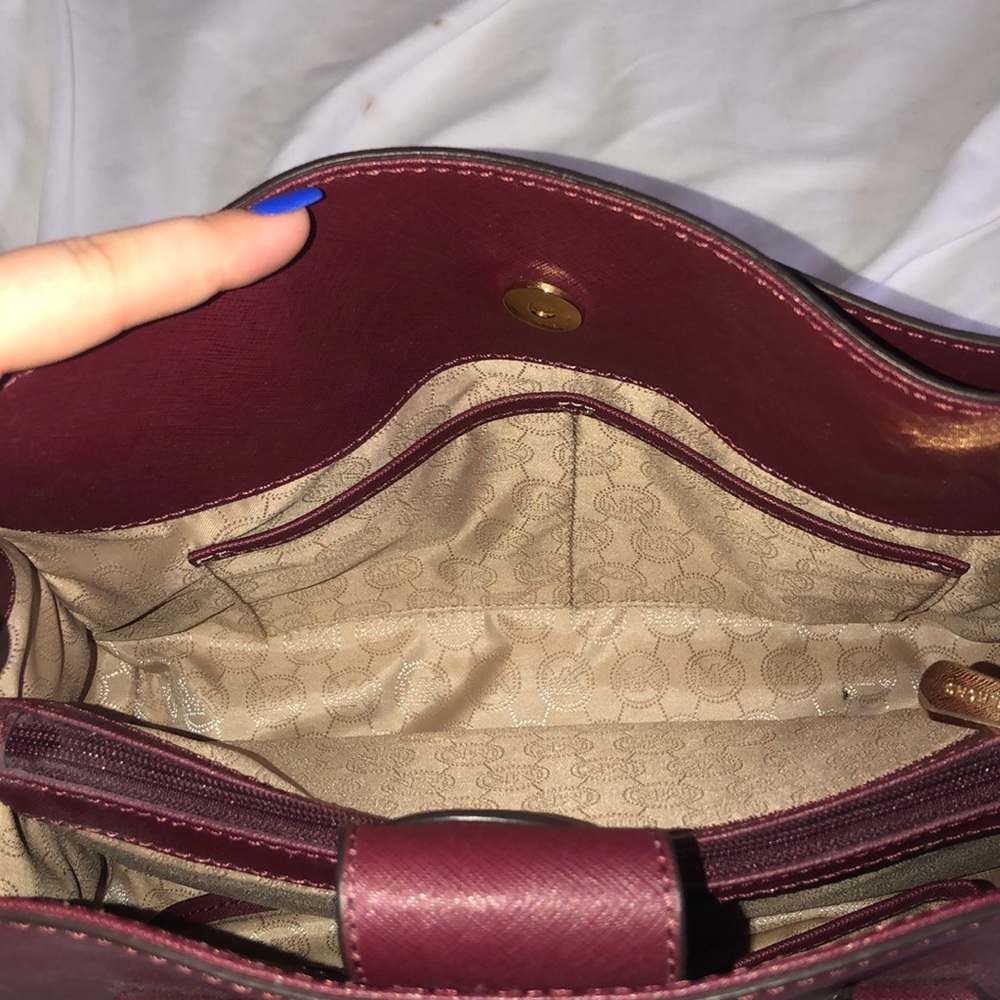 Michael Kors Medium Hamilton Lock Signature Bag - Picture 5 of 6